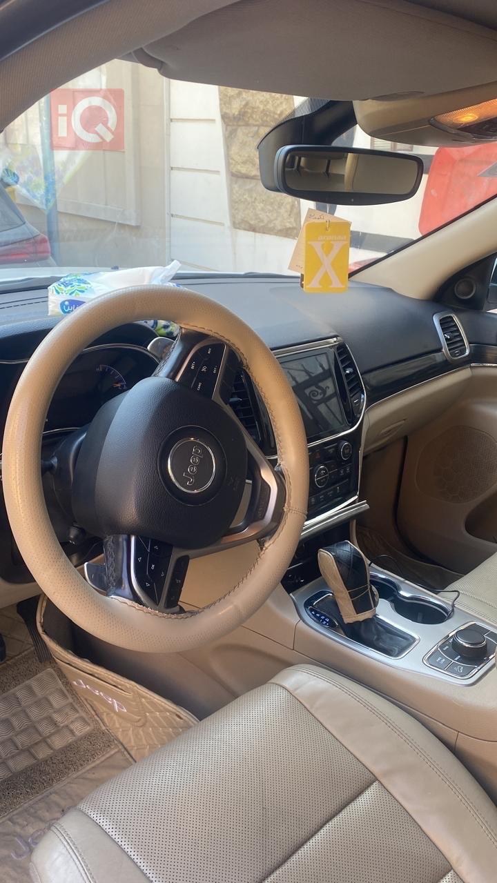 جیپ گراند شیرۆکی